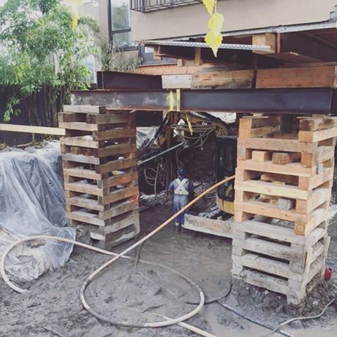 Lifting the foundation for one of our Point Grey house projects to make room for a basement #spotthetinyworkman #whatwillgointhebasment? #mancave? #liftinghouses #constructionsite #shadesign #architecture #vanarch